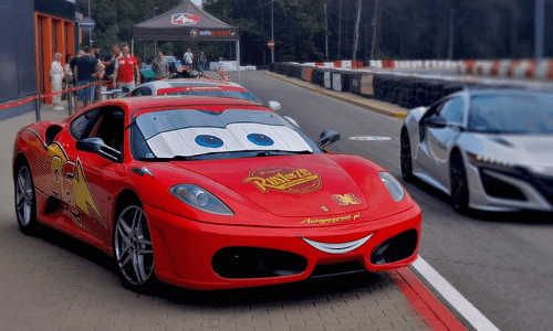 Jazda po torze Zygzakiem McQueen