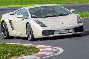 Białe Lamborghini Gallardo