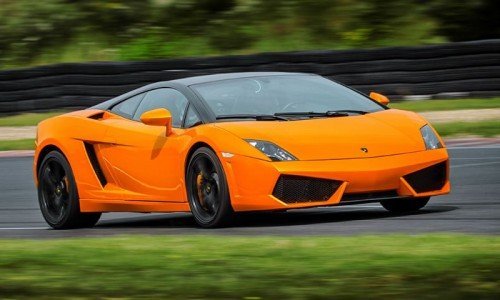 Autoprezent lamborghini Gallardo na torze