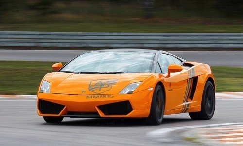 Autoprezent lamborghini Gallardo na torze