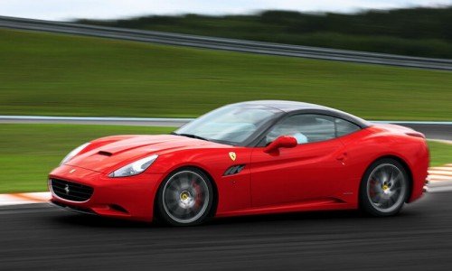 Przód samochodu Ferrari California